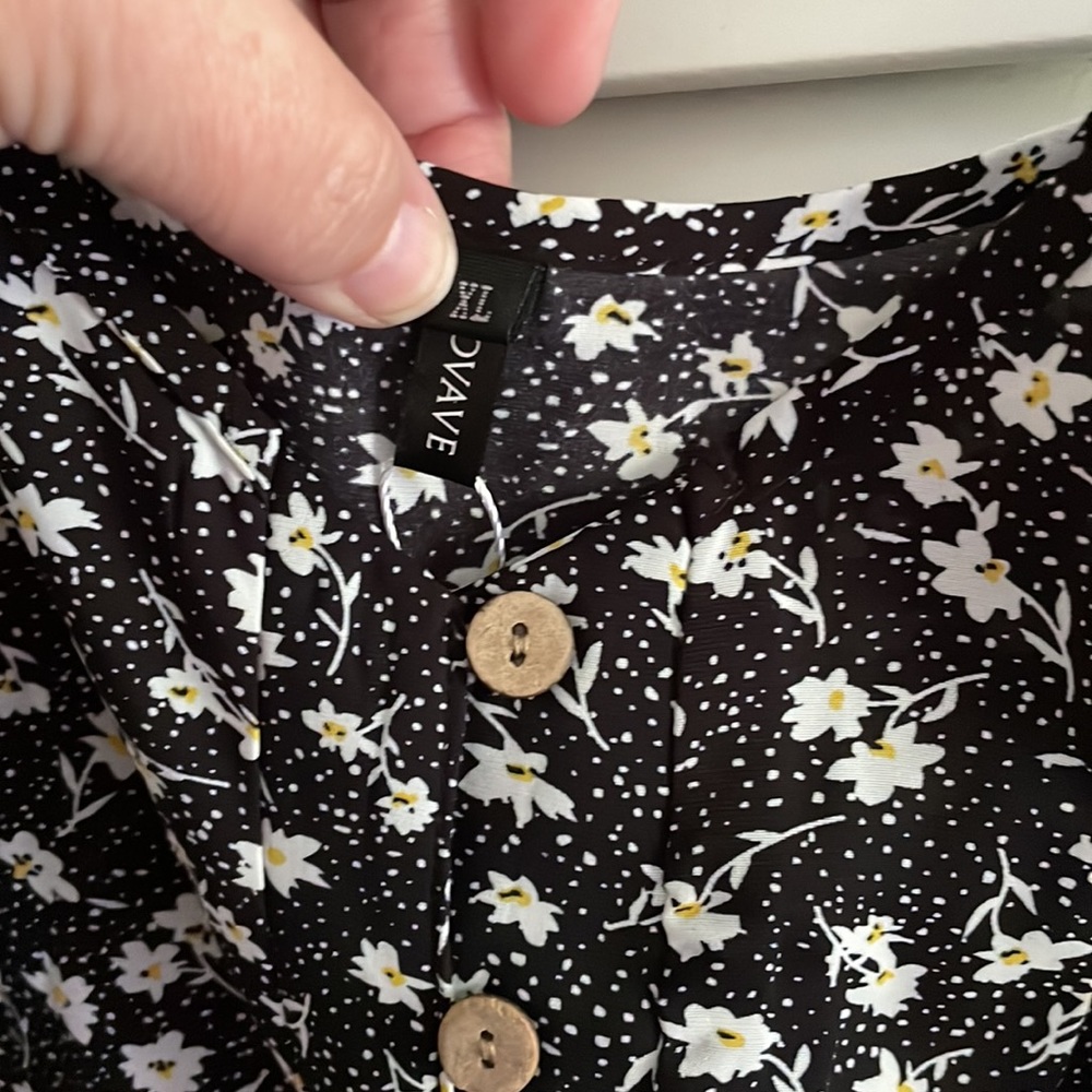 Black sun dress w/white flowers and buttons down the front. Tie waist. - Picture 3 of 7